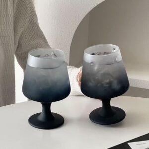 Матовая чёрная стеклянная чашка