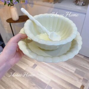 Милая цветная рисовая миска