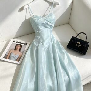 Синее платье-компинг 2026